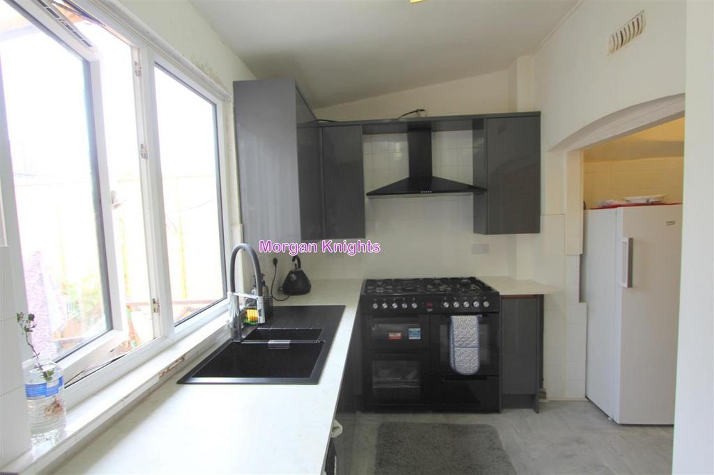 Fitted Kitchen: