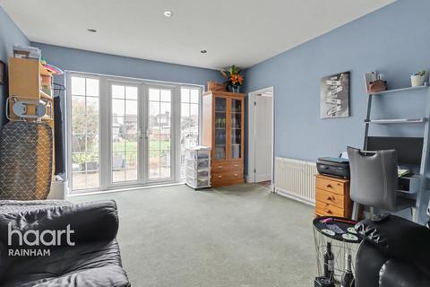 undefined, Upminster Road North, Rainham, RM13 9RY