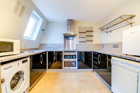 1 bedroom flat to rent, Bath Road GL53 7JX