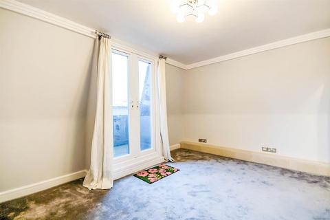 1 bedroom flat to rent, Bath Road GL53 7JX