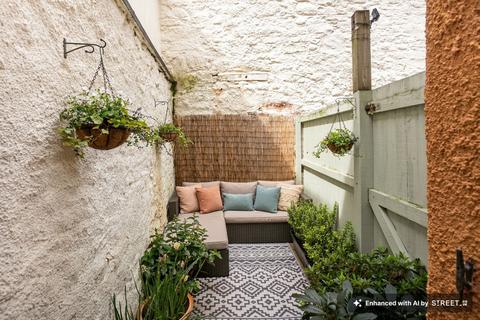 2 bedroom property for sale, Exeter Street, Teignmouth, TQ14