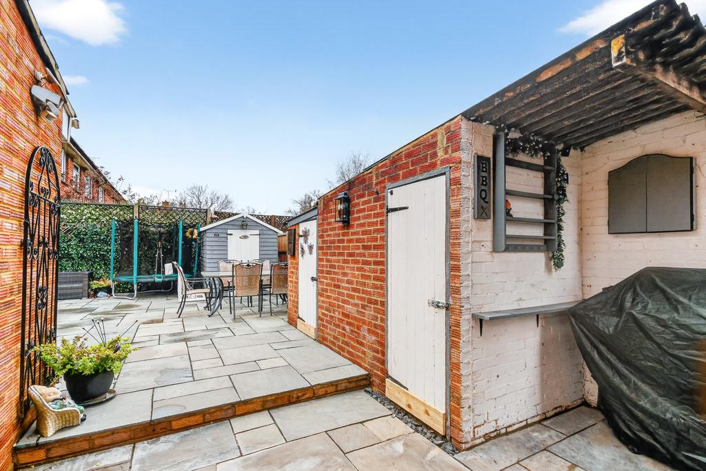 22lilyhillroadlarge4