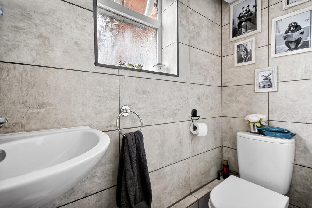 22lilyhillroadlarge12