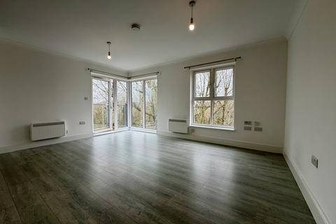 2 bedroom apartment to rent, Kingfisher Close, WARWICK