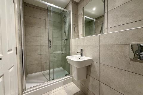 2 bedroom apartment to rent, Kingfisher Close, WARWICK