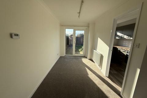 2 bedroom terraced house to rent, Redwing Drive, Wisbech