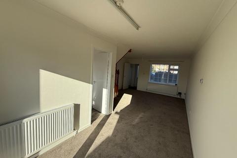 2 bedroom terraced house to rent, Redwing Drive, Wisbech
