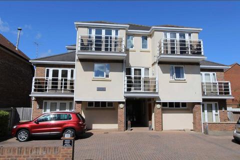 1 bedroom apartment for sale, Isabella House, 38a Whitefield Road, New Milton, Hampshire, BH25