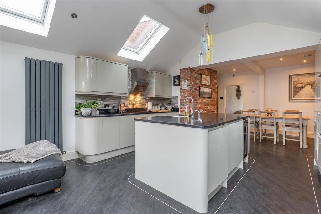Kitchen/Snug