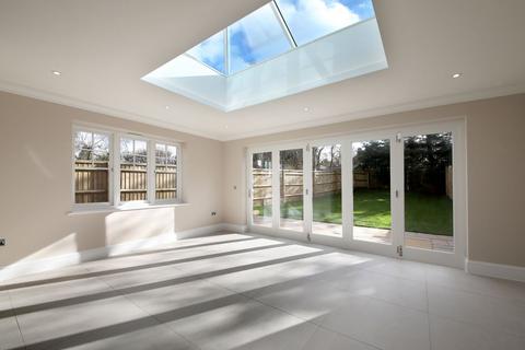 4 bedroom semi-detached house for sale, Baring Crescent, Beaconsfield, Buckinghamshire, HP9
