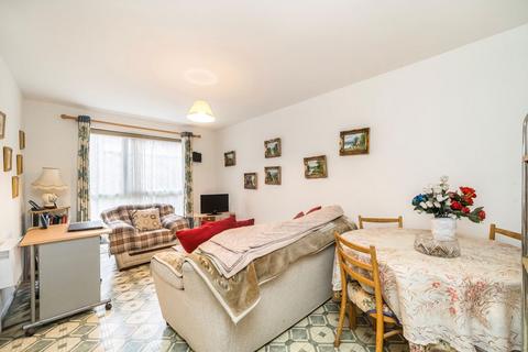 1 bedroom flat for sale, Sunninghill Court, London W3