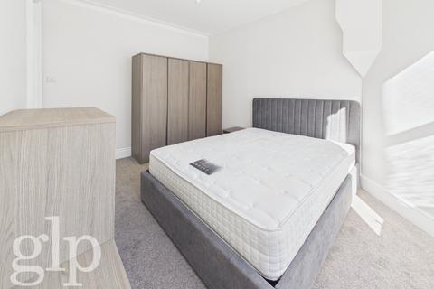 Studio to rent, Charing Cross Road, Covent Garden, WC2H