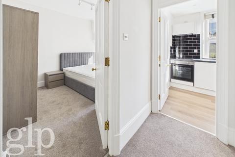 Studio to rent, Charing Cross Road, Covent Garden, WC2H