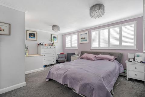 2 bedroom semi-detached house for sale, Greenfields Avenue, Alton, Hampshire