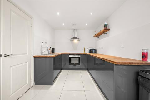 4 bedroom end of terrace house for sale, Sparrowhawk Way, Berkshire RG12