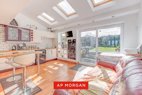 3 bedroom semi-detached house for sale, Augustine Avenue, Studley, Warwickshire, B80