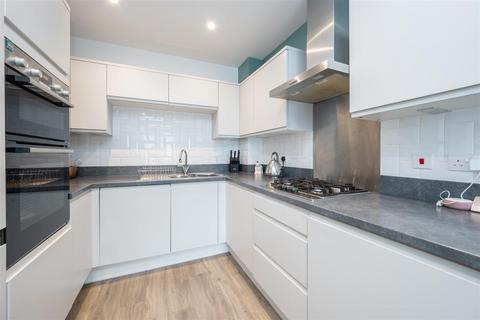 4 bedroom end of terrace house for sale, Edwin Street, Burgess Hill