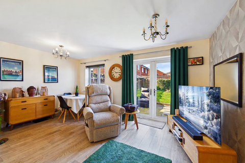 3 bedroom end of terrace house for sale, Featherstone Drive, Featherstone, Pontefract