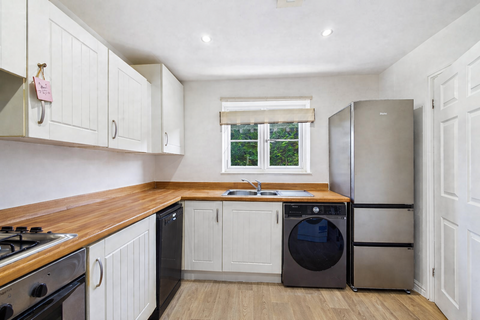 3 bedroom end of terrace house for sale, Featherstone Drive, Featherstone, Pontefract