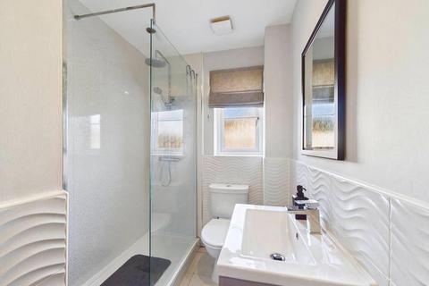 3 bedroom end of terrace house for sale, Featherstone Drive, Featherstone, Pontefract