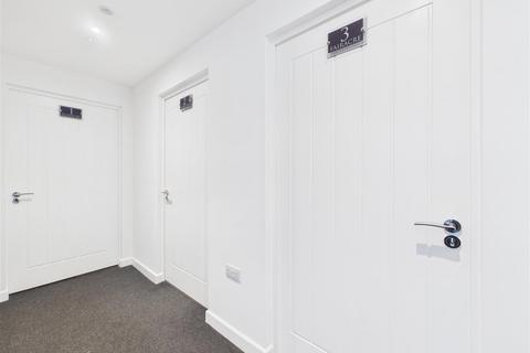undefined, Homefield Road, Walton-on-Thames