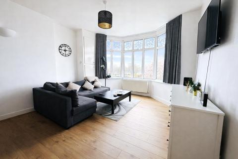 1 bedroom flat for sale, Bromley Road, Catford, London, SE6