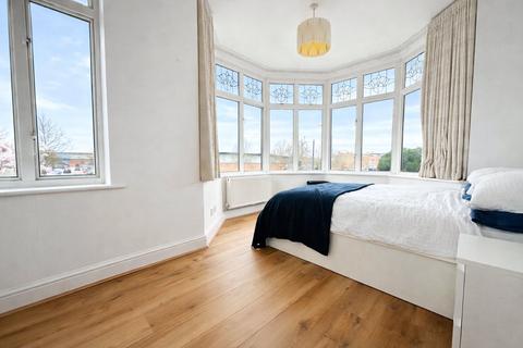 1 bedroom flat for sale, Bromley Road, Catford, London, SE6
