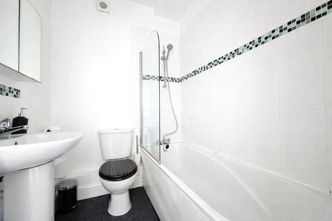 1 bedroom flat for sale, Bromley Road, Catford, London, SE6