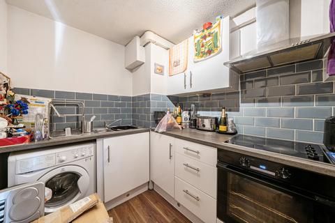 2 bedroom apartment for sale, Malyons Road, London