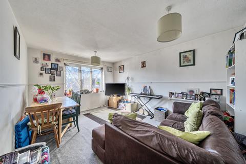 2 bedroom apartment for sale, Malyons Road, London