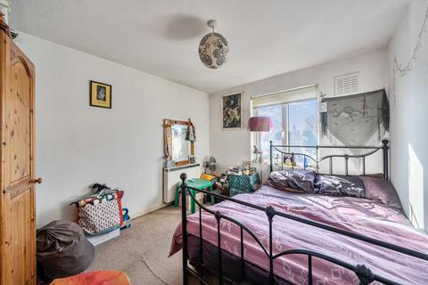 2 bedroom apartment for sale, Malyons Road, London