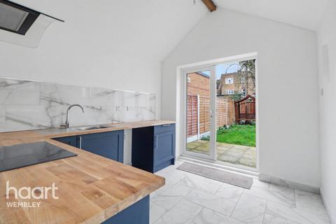 3 bedroom semi-detached house for sale, Wembley
