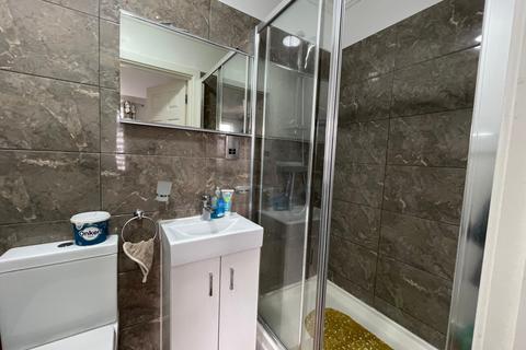2 bedroom apartment to rent - London, London, London, E7