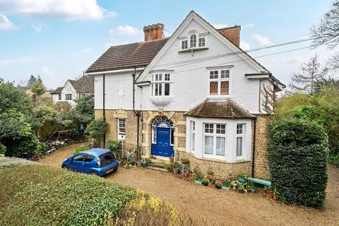 1 bedroom maisonette for sale, Lower Edgeborough Road, Surrey GU1