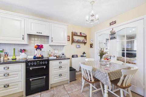 3 bedroom terraced house for sale, Jubilee Close, Stanwell, Surrey, TW19