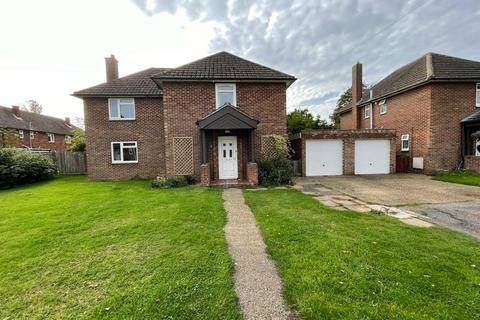 4 bedroom detached house to rent, South Road, Brampton, PE28