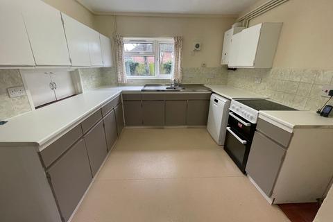 4 bedroom detached house to rent, South Road, Brampton, PE28