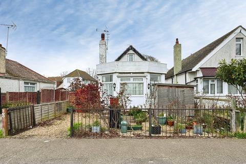 2 bedroom bungalow for sale, Golf Green Road, Jaywick, Clacton-on-Sea