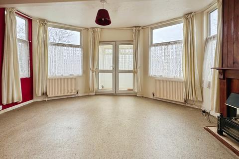 2 bedroom bungalow for sale, Golf Green Road, Jaywick, Clacton-on-Sea