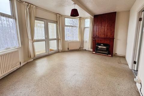 2 bedroom bungalow for sale, Golf Green Road, Jaywick, Clacton-on-Sea