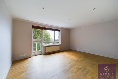 Lyonsdown Road, New Barnet, EN5