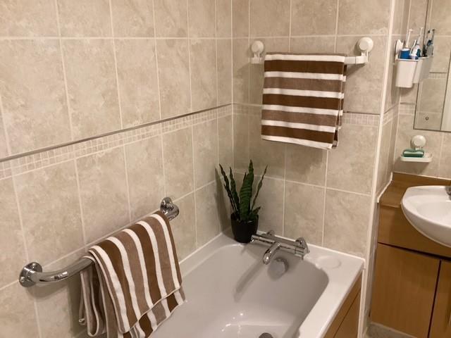 Bathroom/Wet Room.jpg