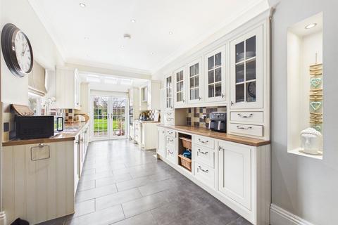 undefined, Hucclecote Road, Gloucester, Gloucestershire, GL3