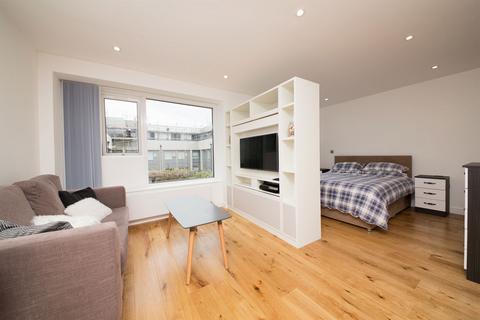 undefined, Lampton Road, Hounslow TW3
