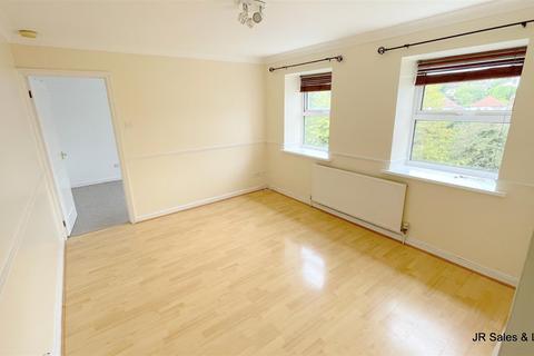 1 bedroom flat for sale, Lambs Close, Cuffley