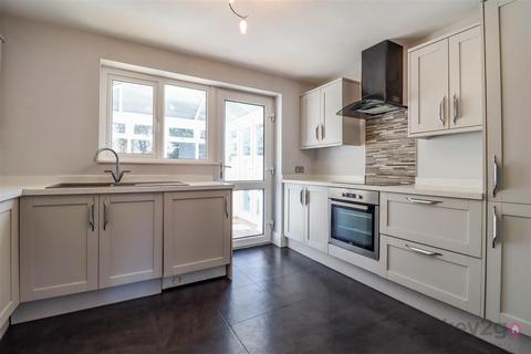 2 bedroom semi-detached house for sale, Oakworth Close, Halfway, Sheffield, S20