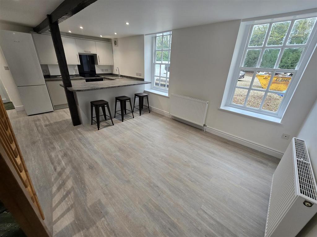 Lounge/Kitchen
