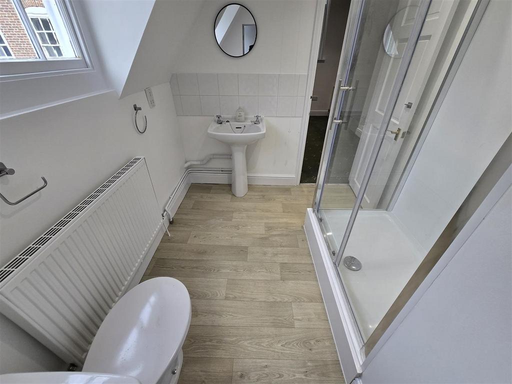 Jack and Jill ensuite