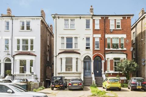 2 bedroom apartment to rent, The Avenue, Ealing, W13