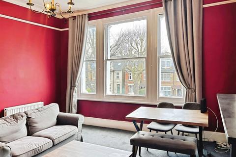 2 bedroom apartment to rent, The Avenue, Ealing, W13